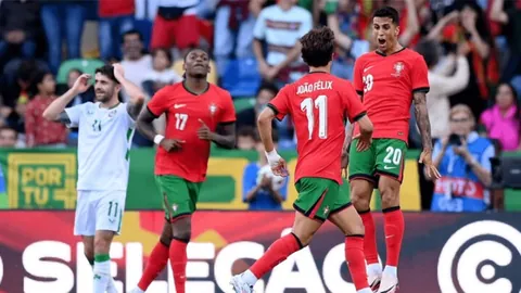 [图]詹姆斯三双表现却遭活塞逆转胜利